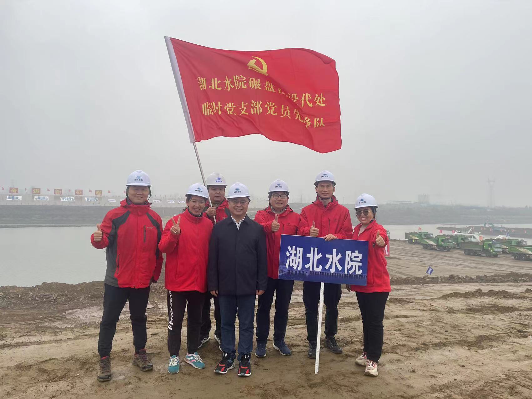 罗岚.jpg